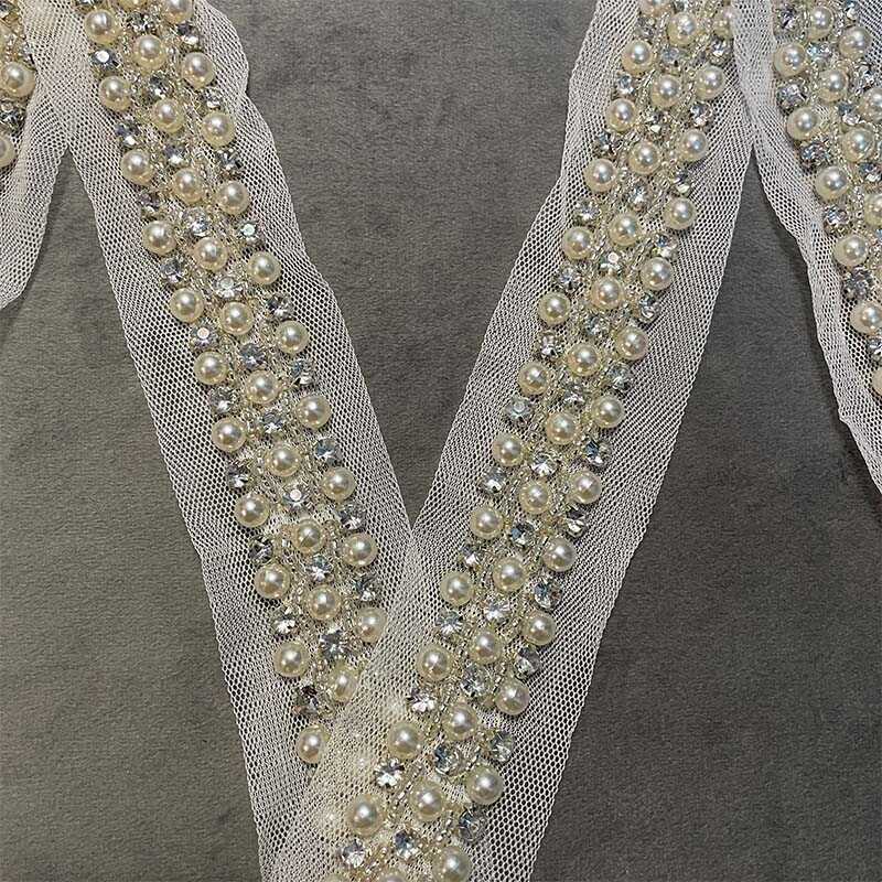 Banda decorativa cu perle si strasuri pasmanterie BAND-0028-1